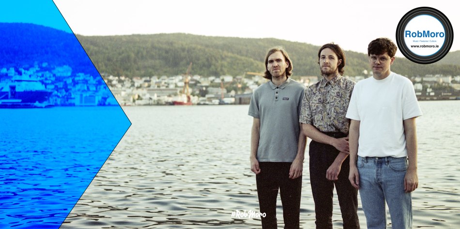 New-Music-Thursday-Chain-Wallet