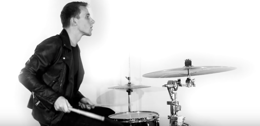 RobMoro TV | Sub Motion – ‘Headlights’