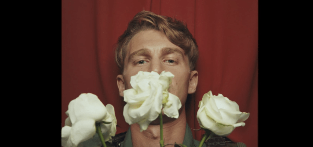 RobMoro TV | Glass Animals – ‘Agnes’