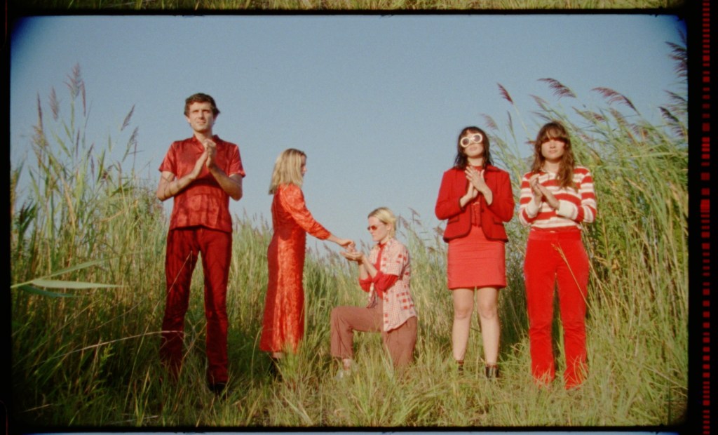 RobMoro TV | Gustaf – ‘Cruel’