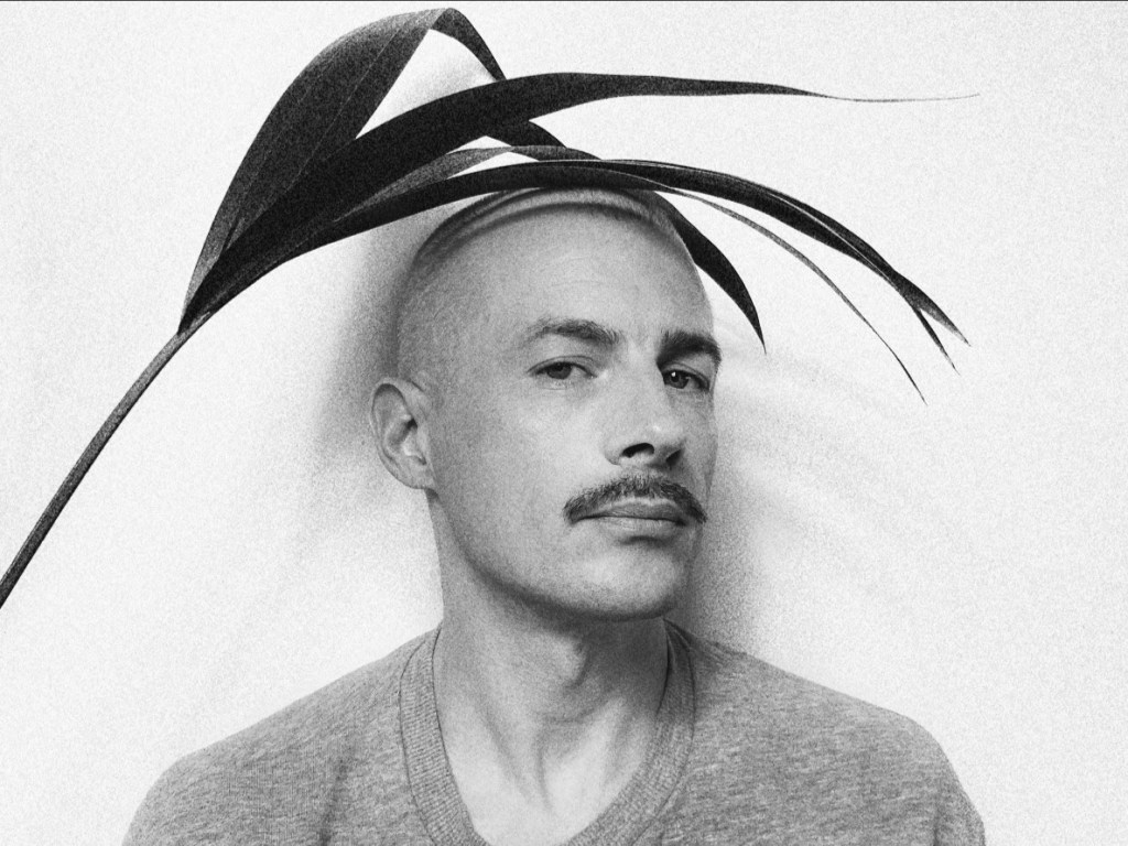 RobMoro TV | Dinner – ‘Connection’