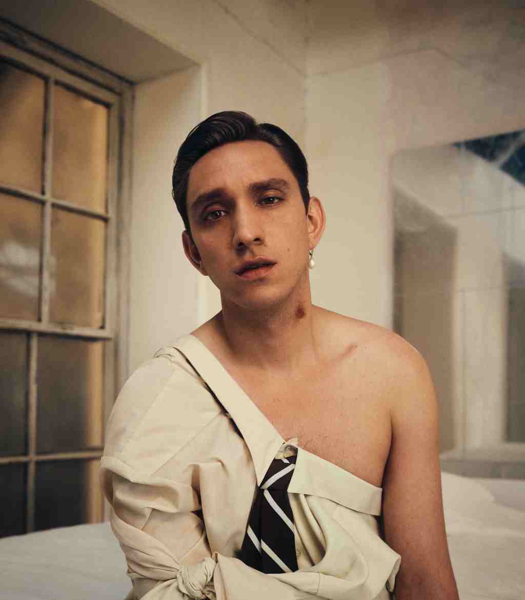 Listen | Oliver Sim unveils new single ‘Fruit’