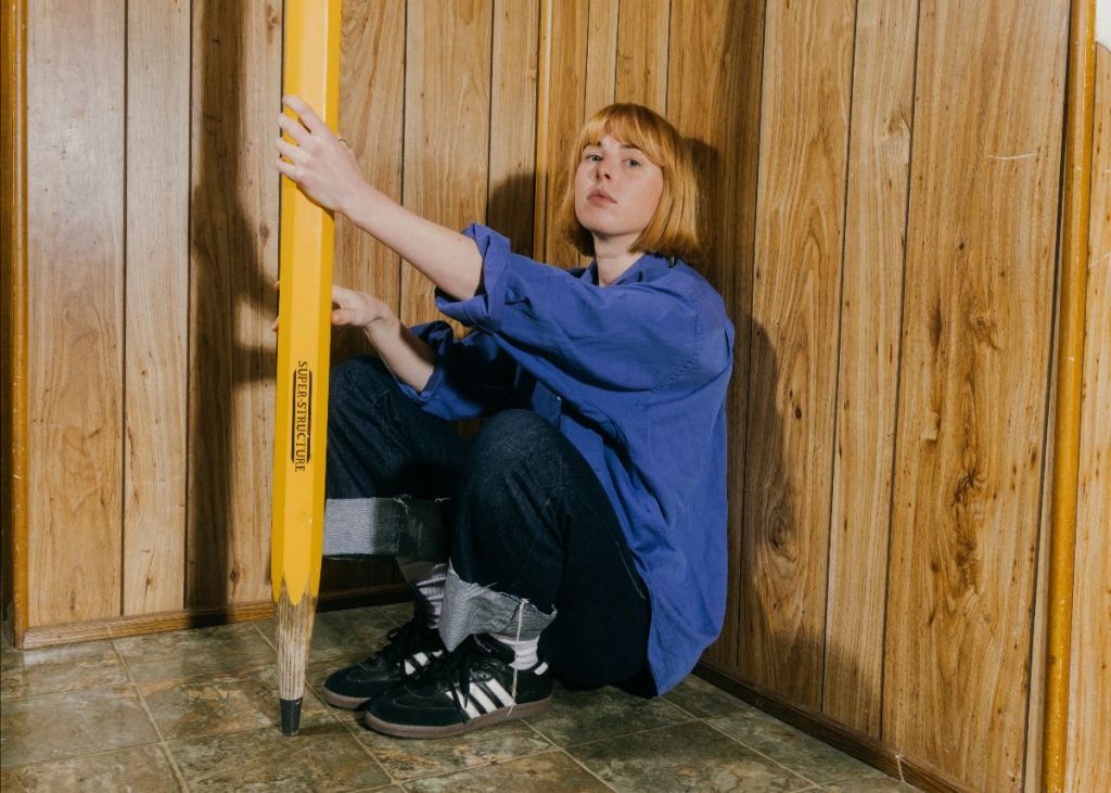 RobMoro TV | Fenne Lily – ‘In My Own&nbsp;Time’