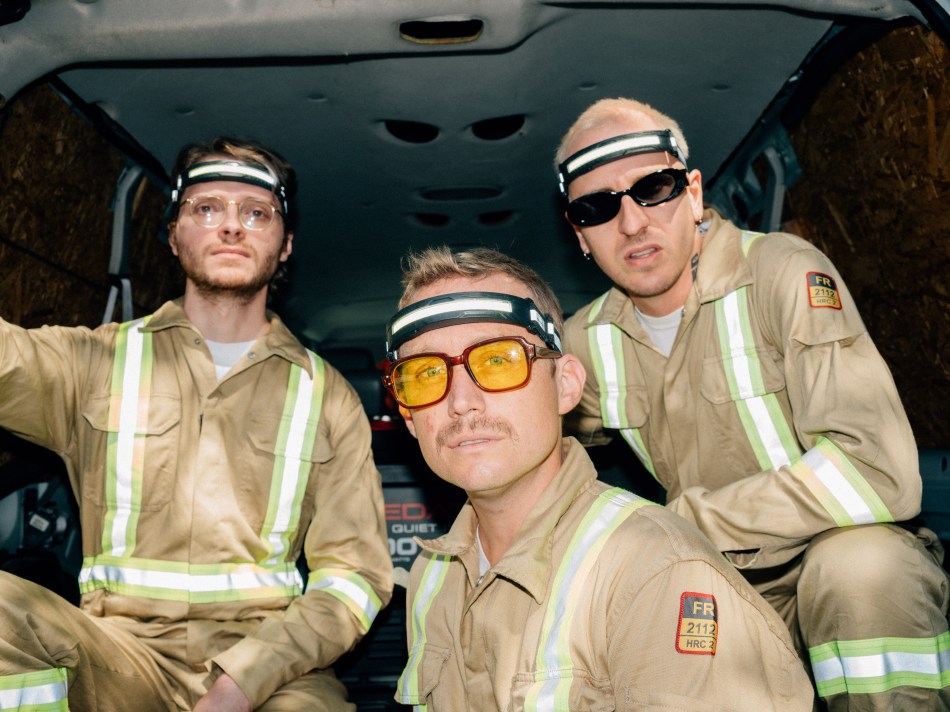 A photo of the band Omni