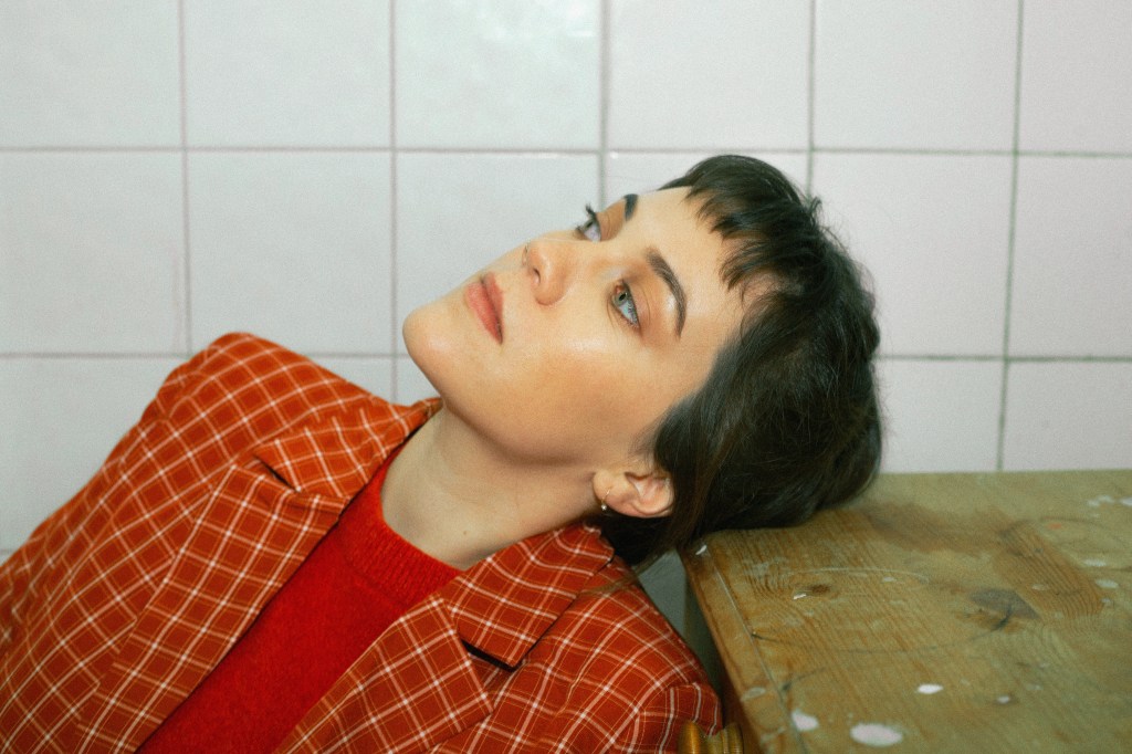 Listen | Bess Atwell releases new single ‘Where I Left Us’ + UK tour&nbsp;dates