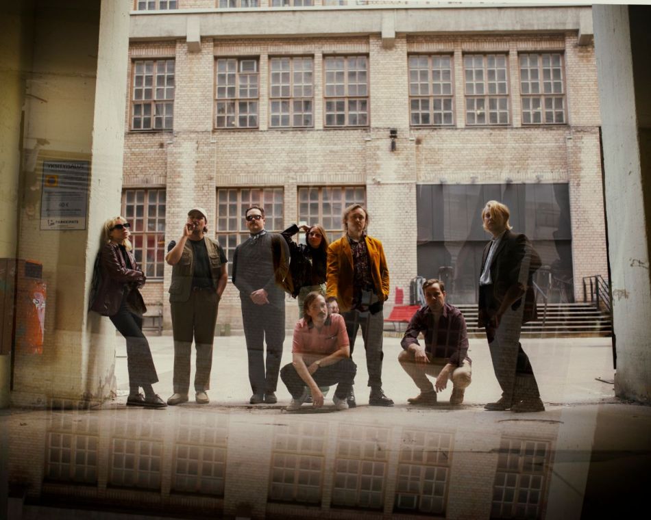 Video for the single "Green Ray" already online